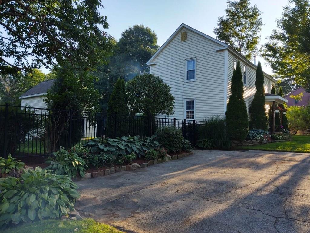 23 Maple Street Oakham, MA 01068 - Photo 2 of 35 Gallery Image 2