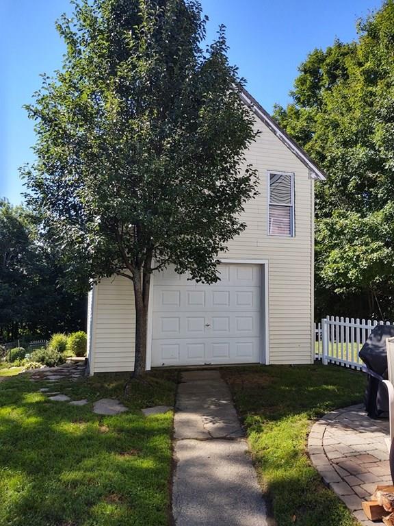 23 Maple Street Oakham, MA 01068 - Photo 4 of 35 Gallery Image 4