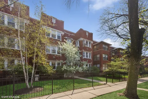 $350,000 | 4453 North Beacon Street, Unit 1, Chicago, IL 60640