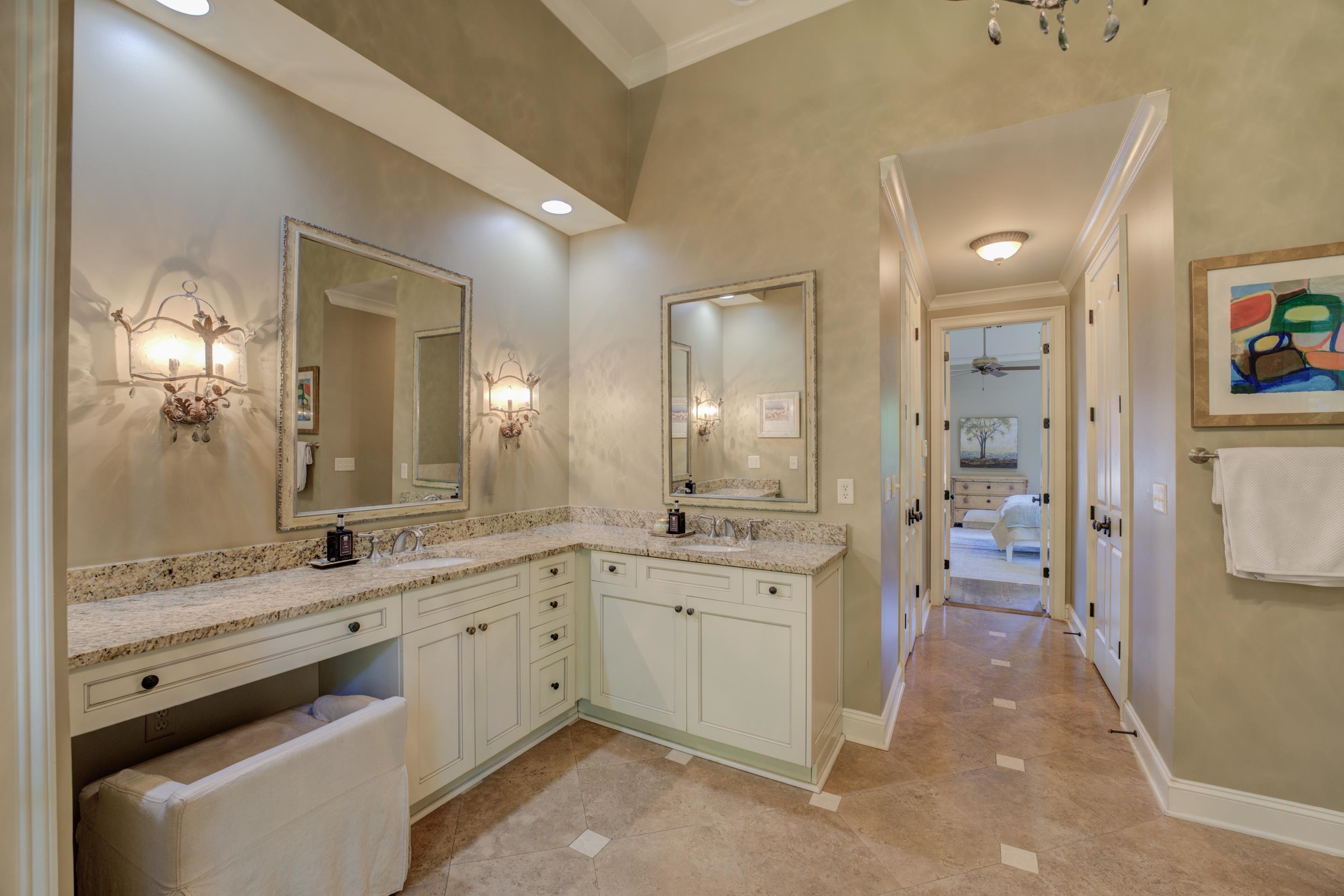 5074 Shady Grove Road Memphis, TN 38117 - Photo 13 of 25 Pamper yourself in the luxurious en-suite bathroom, complete with lavish finishes and a sense of opulence.