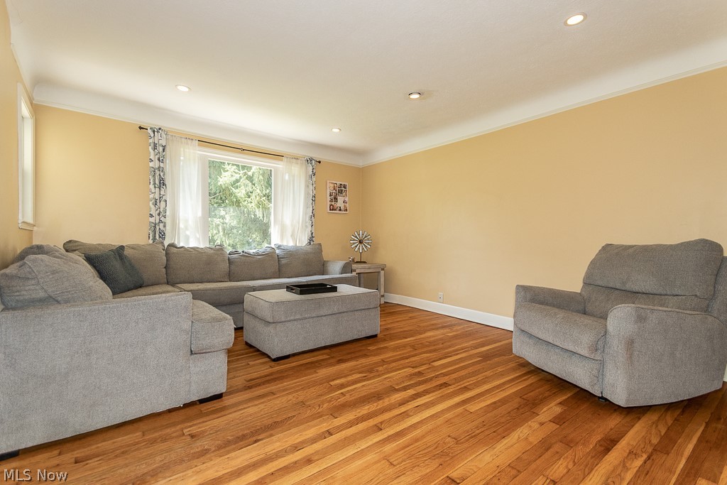 11258 Chardon Road Chardon, OH 44024 - Photo 5 of 25 Gallery Image 5