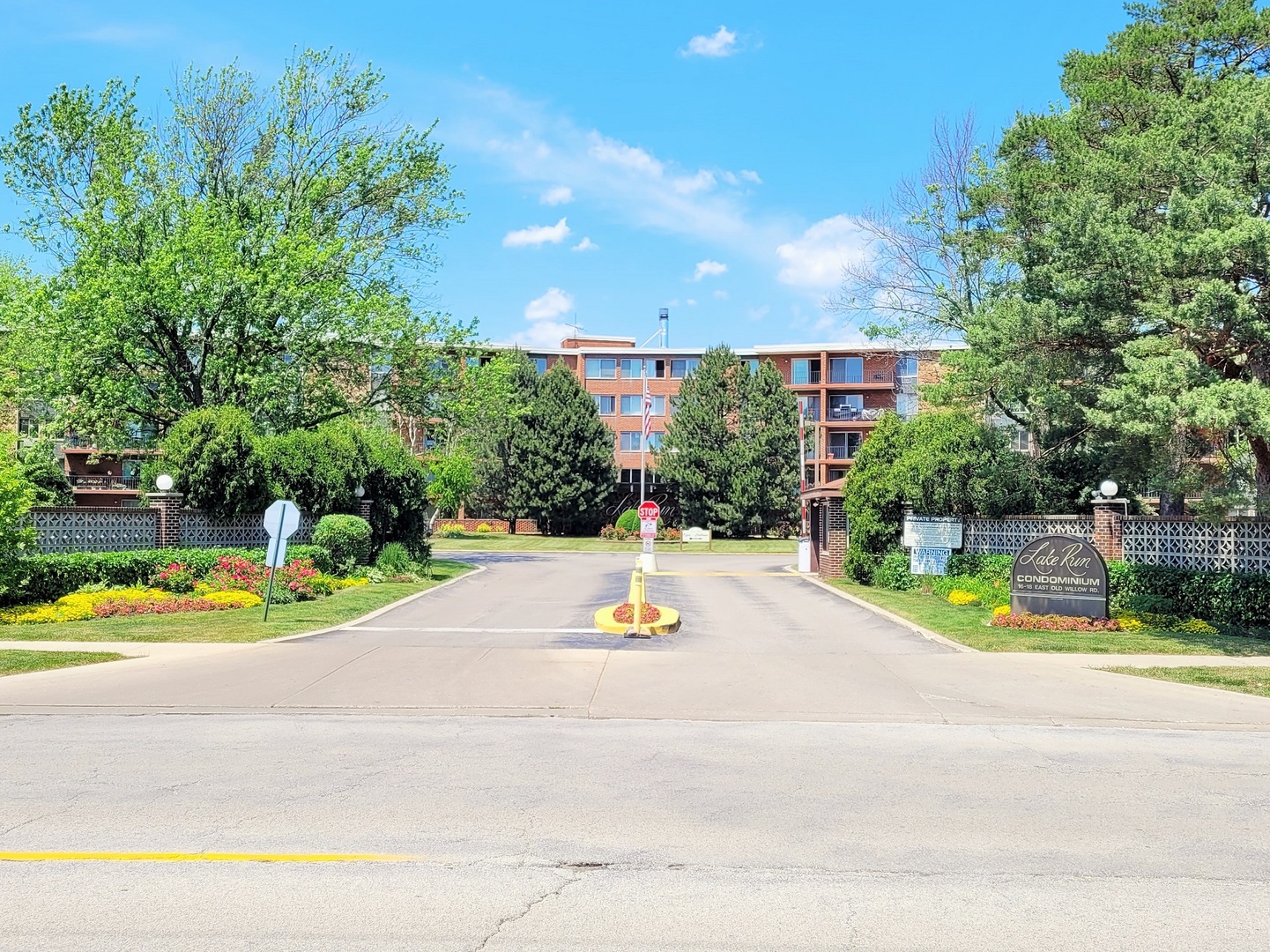 16 East Old Willow Road, Unit 516S Prospect Heights, IL 60070 - Photo 1 of 17