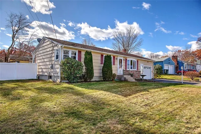 $3,100 | 138 Youngs Avenue, Coventry, RI 02816