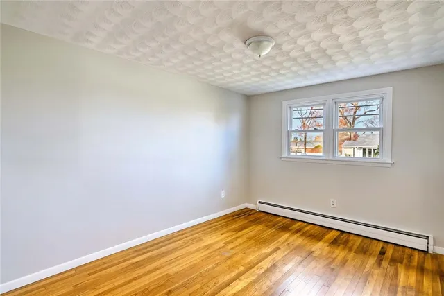 $3,100 | 138 Youngs Avenue, Coventry, RI 02816