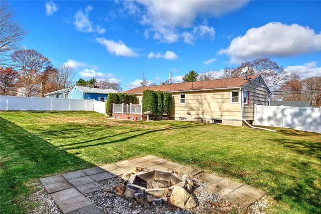 $3,100 | 138 Youngs Avenue, Coventry, RI 02816
