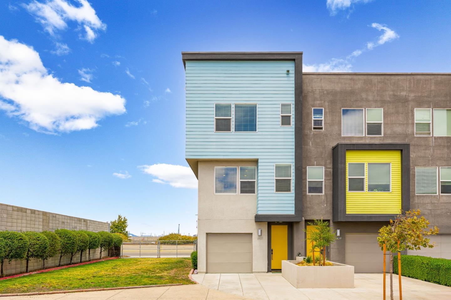 1307 Pullman Way Oakland, CA 94607 - Photo 2 of 26