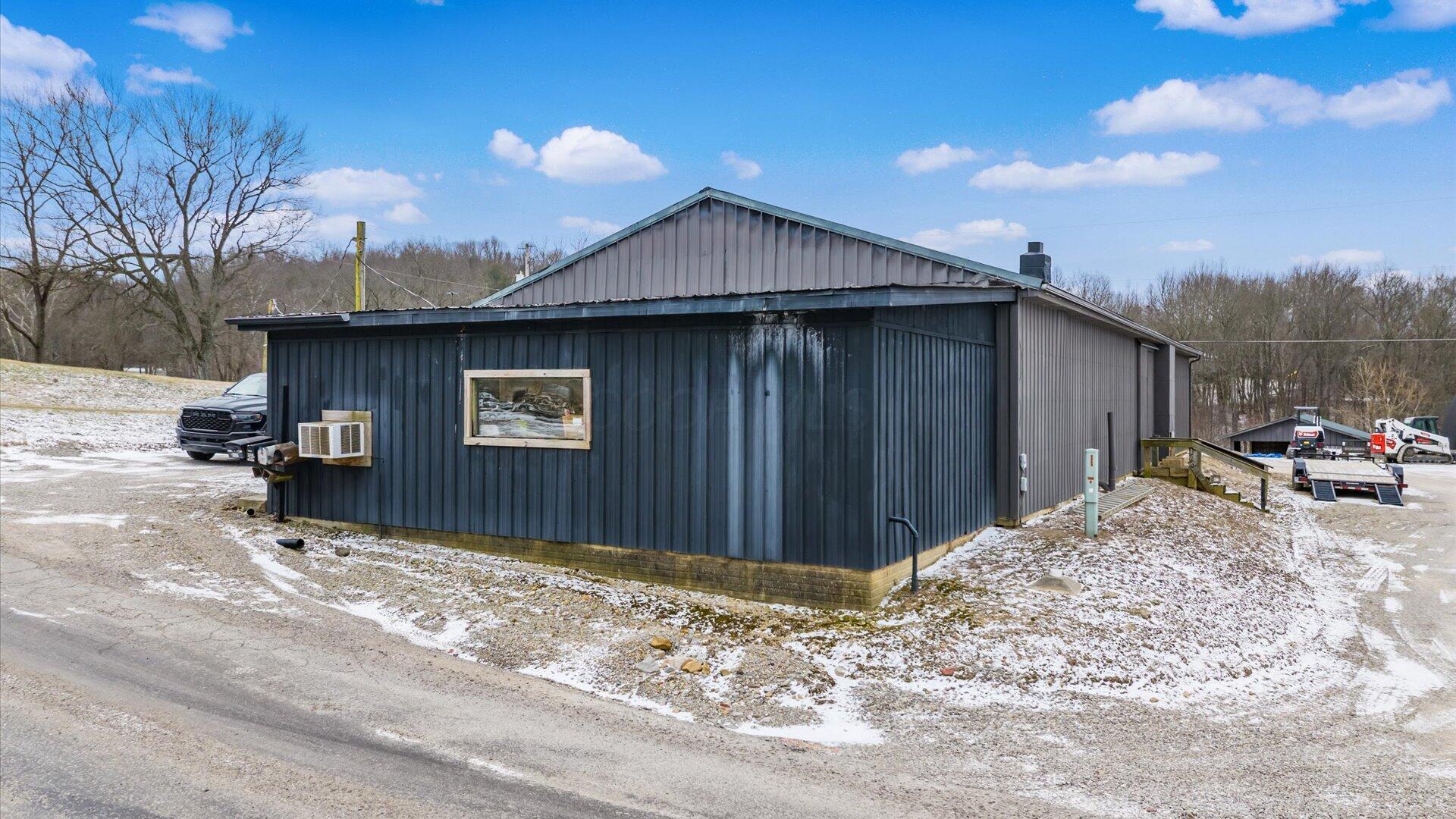 6045 Township Road Northeast New Lexington, OH 43764 - Photo 2 of 52 42-z 6045 Township069