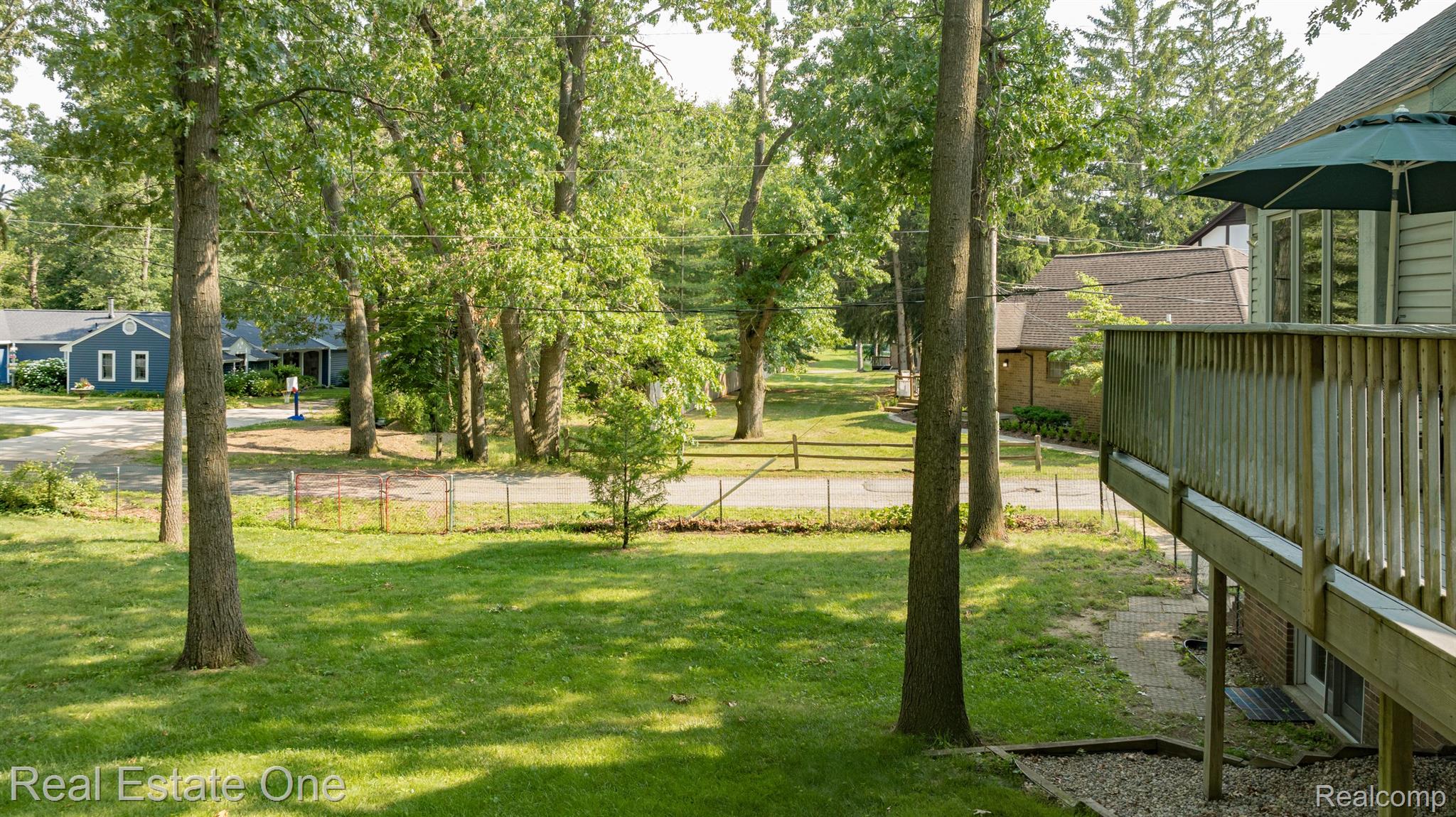 2520 South Commerce Road Walled Lake, MI 48390 - Photo 51 of 56 Back yard