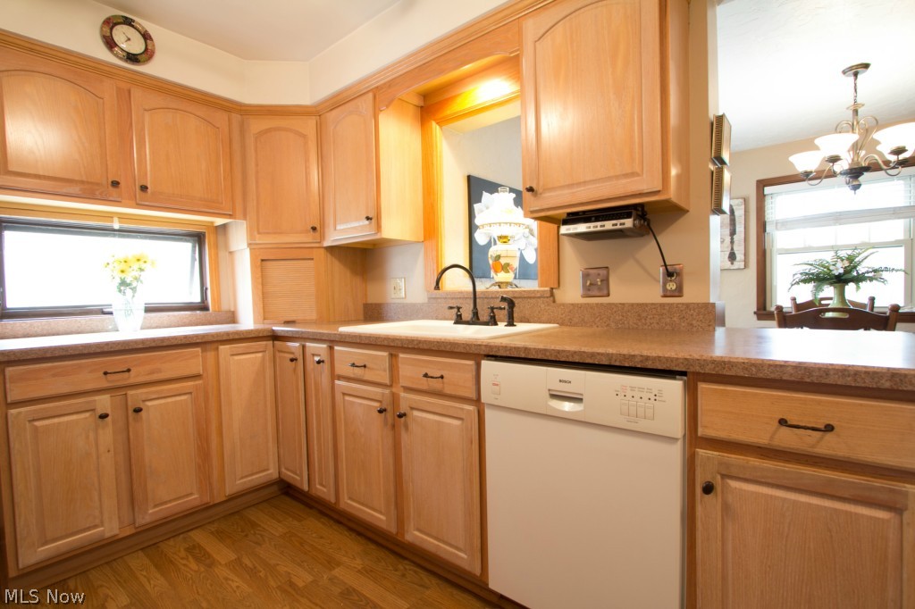 30302 Forestgrove Road Willowick, OH 44095 - Photo 4 of 25