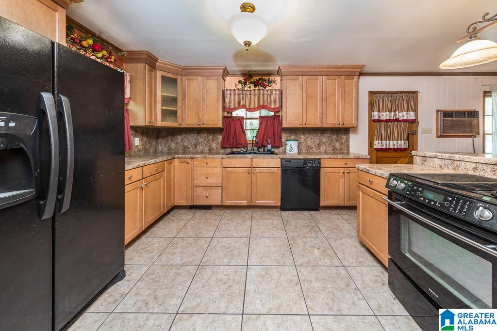 185 Forest Road Bessemer, AL 35023 - Photo 7 of 18
