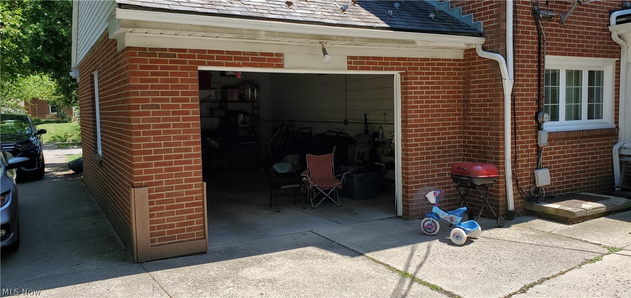 3324 Aberdeen Road Cleveland, OH 44120 - Photo 27 of 29 3324 Aberdeen 1 car garage