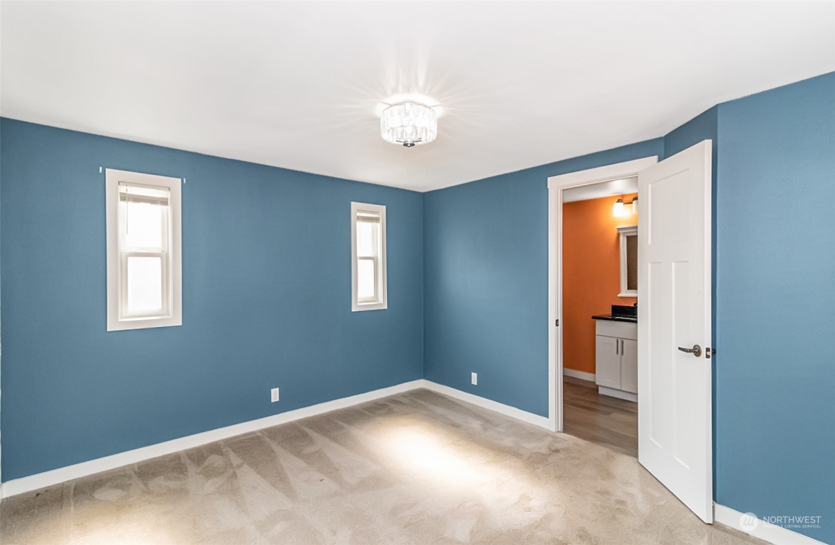 415 Lakeview Road, Unit E7 Lynnwood, WA 98087 - Photo 8 of 20 a view of a livingroom with a window