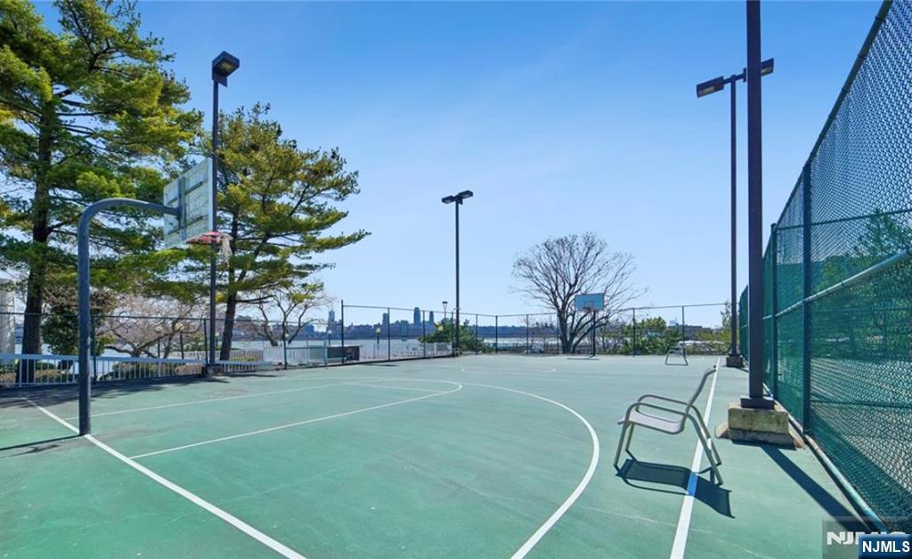 1077 River Road, Unit 606 Edgewater, NJ 07020 - Photo 5 of 8