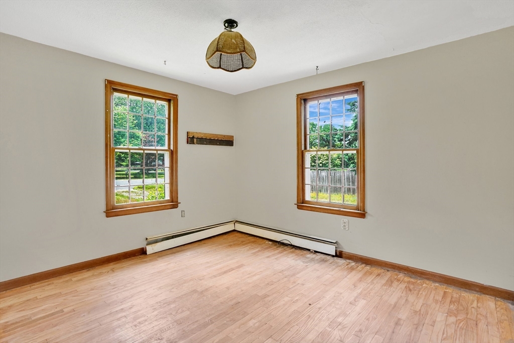 36 County Road Holyoke, MA 01040 - Photo 16 of 35