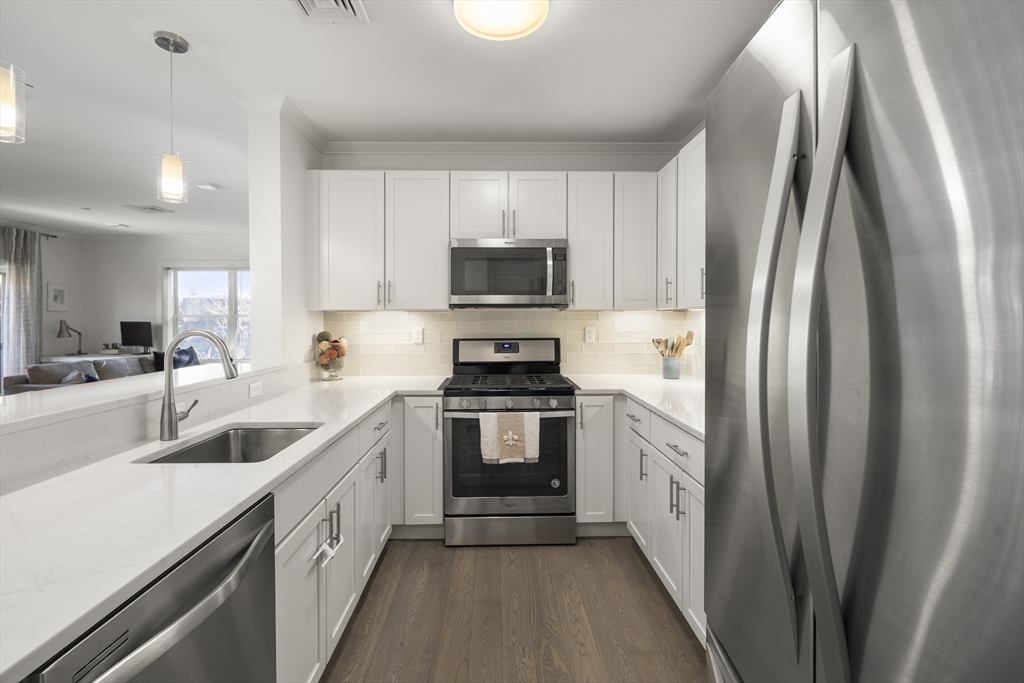320 Maverick Street, Unit 209 Boston, MA 02128 - Photo 2 of 26