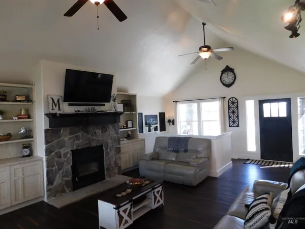 $1,400,000 | 4243 Homestead Road, Homedale, ID 83628