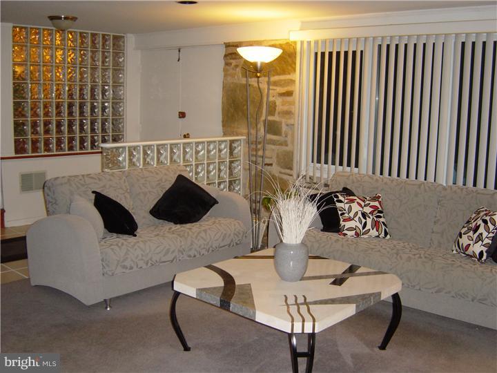 1031 Old Ford Road Huntingdon Valley, PA 19006 - Photo 14 of 25 Gallery Image 14