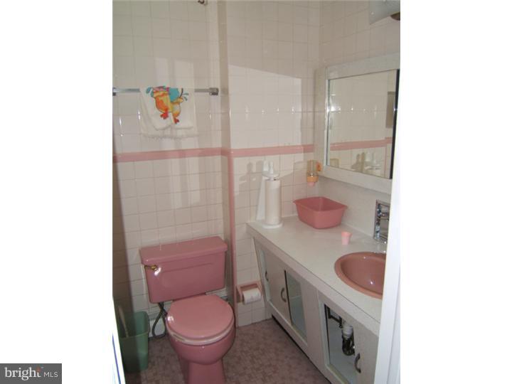 15130 Carter Road Philadelphia, PA 19116 - Photo 8 of 16 Bathroom