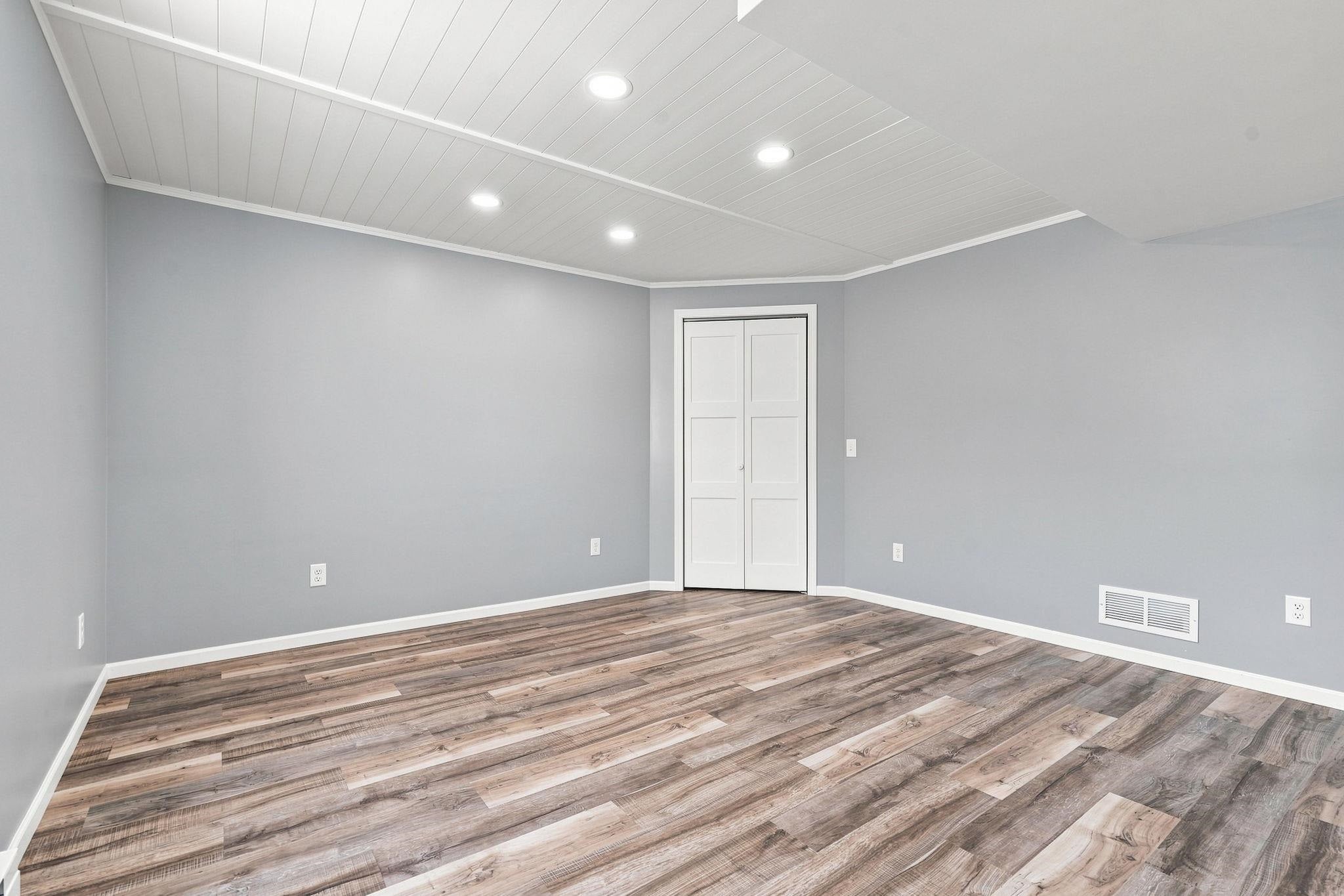 2280 Trenton Road Dubuque, IA 52002 - Photo 22 of 33 Gallery Image 22