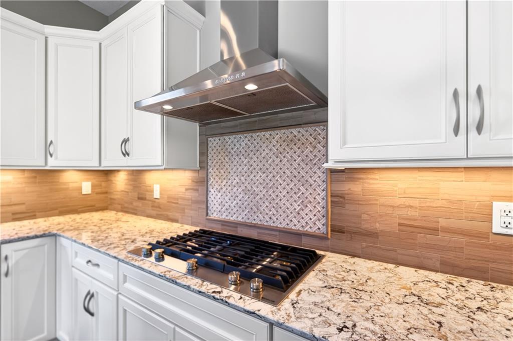 202 Indian Ridge Lane Canonsburg, PA 15317 - Photo 16 of 46 Gas stove top