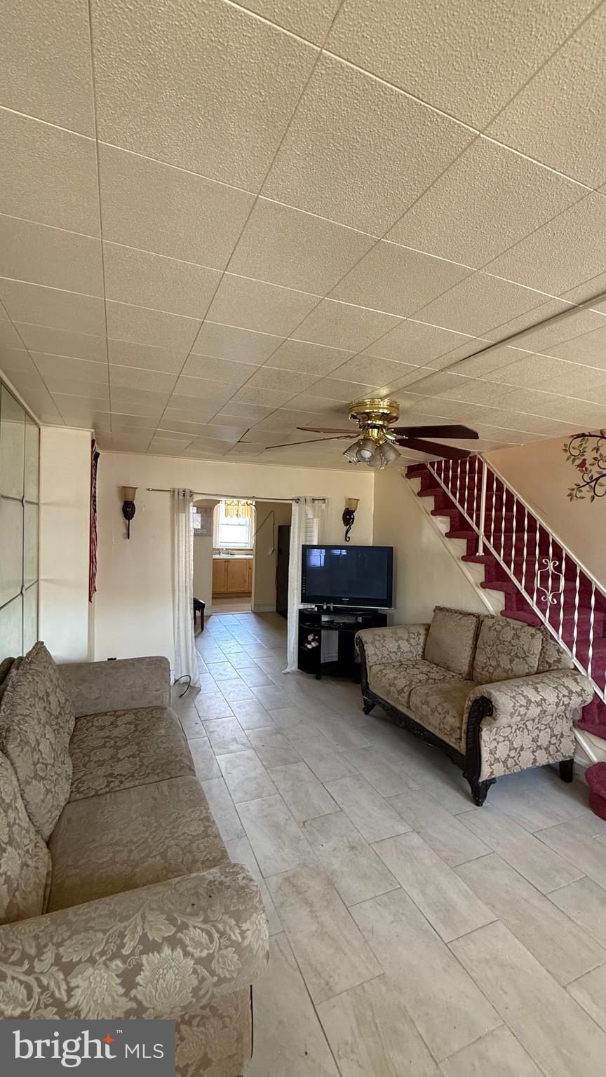 7123 Seaford Road Upper Darby, PA 19082 - Photo 3 of 17