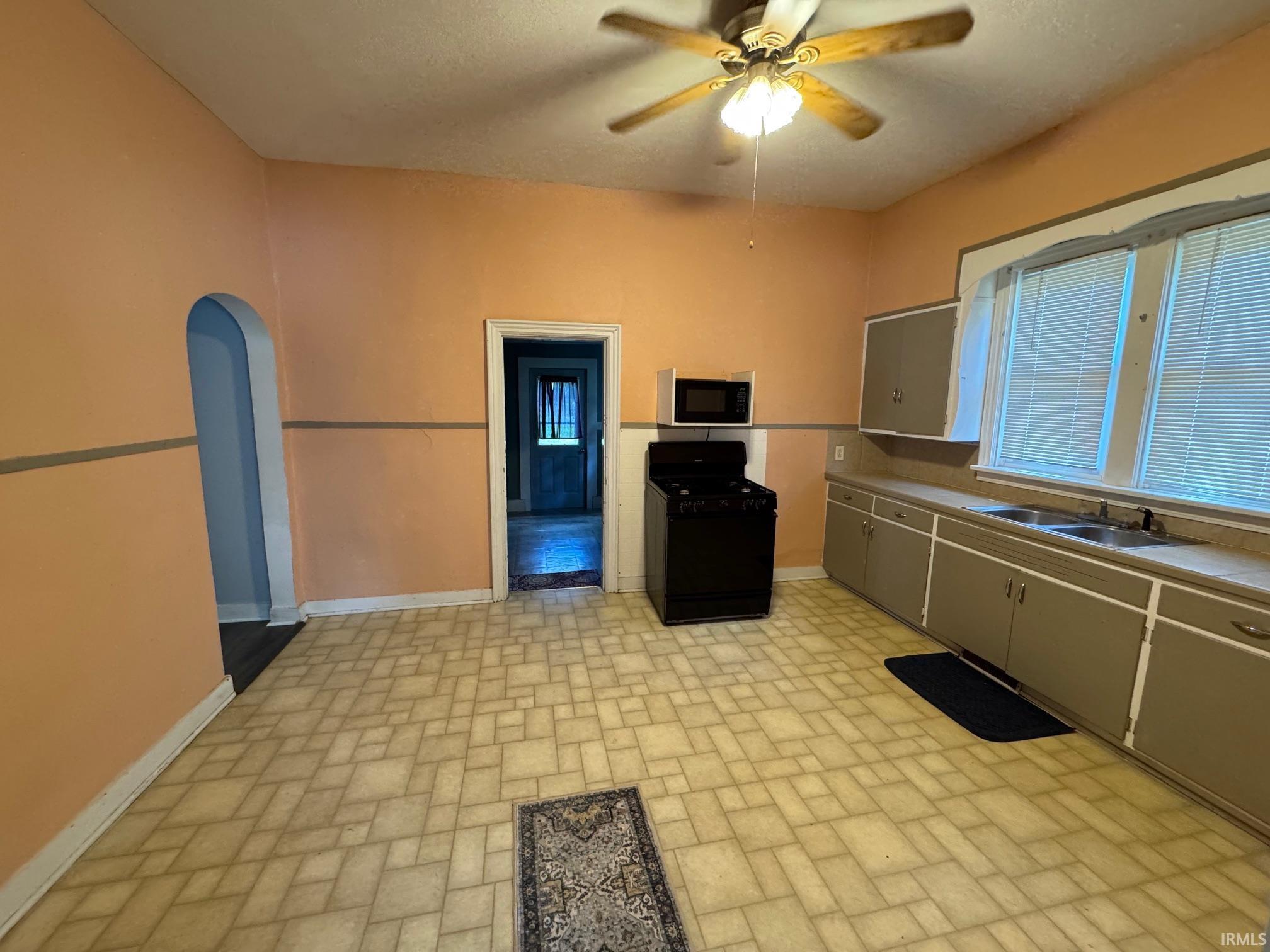 1209 Madison Street Rochester, IN 46975 - Photo 5 of 12 Gallery Image 5
