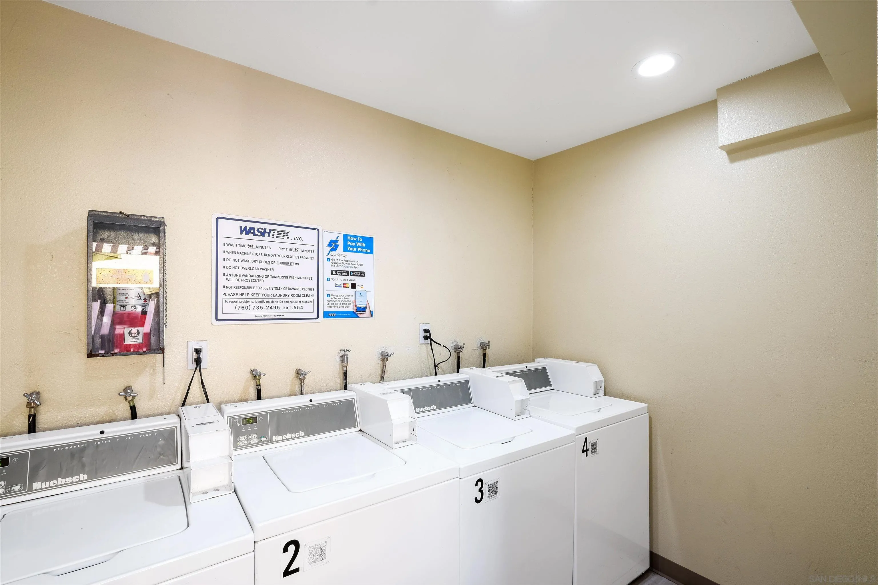 3827 Conrad Drive Spring Valley, CA 91977 - Photo 8 of 9 a bathroom with a bathtub a sink and a mirror