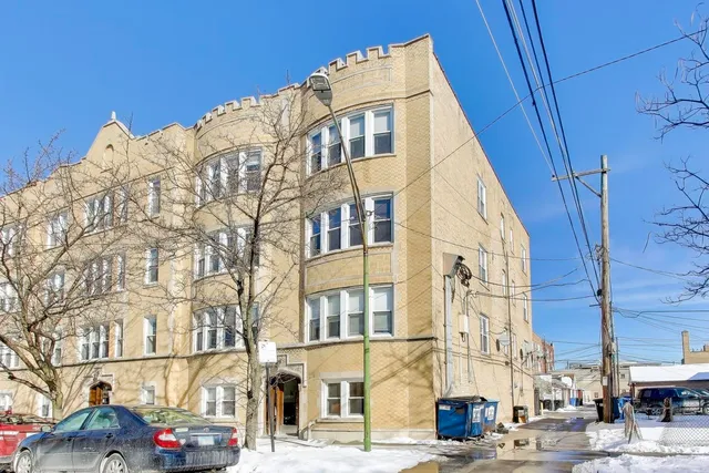$2,100 | 5253 North Rockwell Street, Unit 3, Chicago, IL 60625