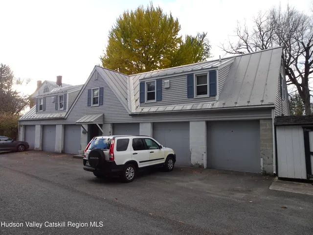 $1,450 | 5 Old Lane, Unit MEWS A, Claverack, NY 12534