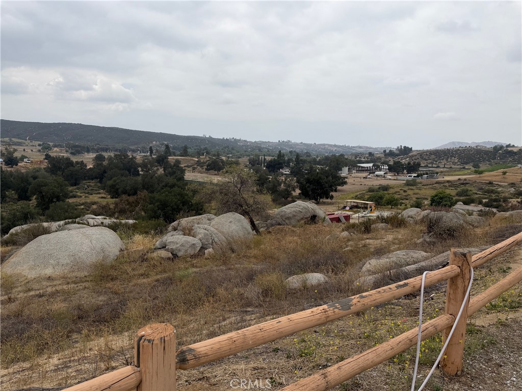 40100 Owl Valley Road Temecula, CA 92592 - Photo 11 of 44 a view of a sky from a balcony