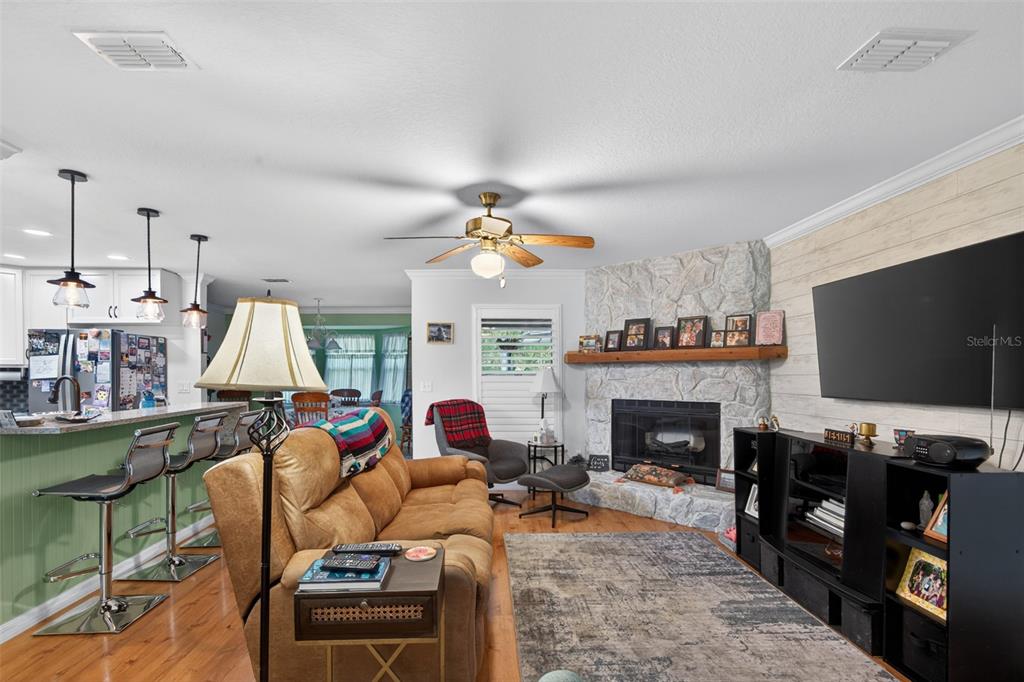 12293 Wolf Den Road Weeki Wachee, FL 34614 - Photo 7 of 44