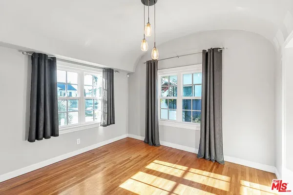 $3,995 | 2630 South Bedford Street, Los Angeles, CA 90034