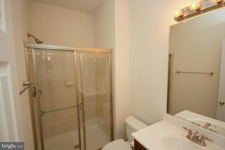 9106 Furey Road Lorton, VA 22079 - Photo 8 of 22 Full Bathroom #3