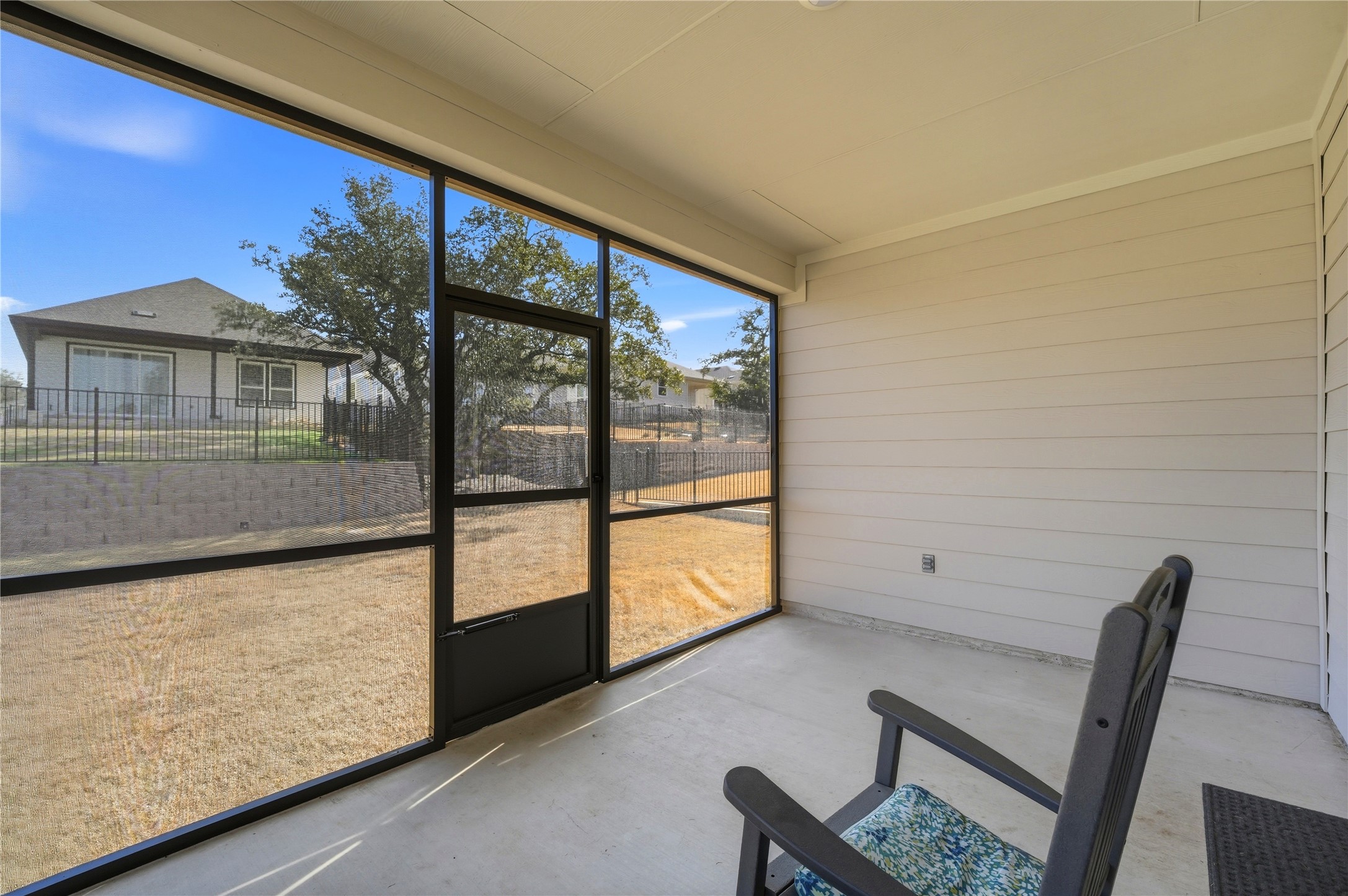 122 Clay Hl Street Georgetown, TX 78633 - Photo 23 of 31 View of unfurnished sunroom