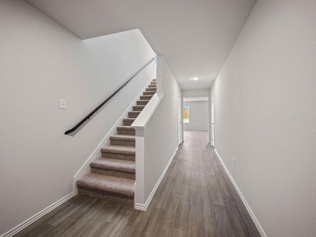 218 Stoney Ridge Lufkin, TX 75904 - Photo 13 of 29 a view of entryway with wooden floor