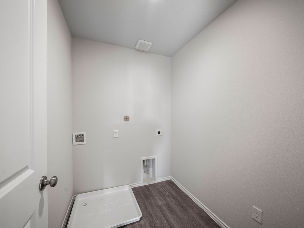 218 Stoney Ridge Lufkin, TX 75904 - Photo 21 of 29 a bathroom with a sink and a toilet