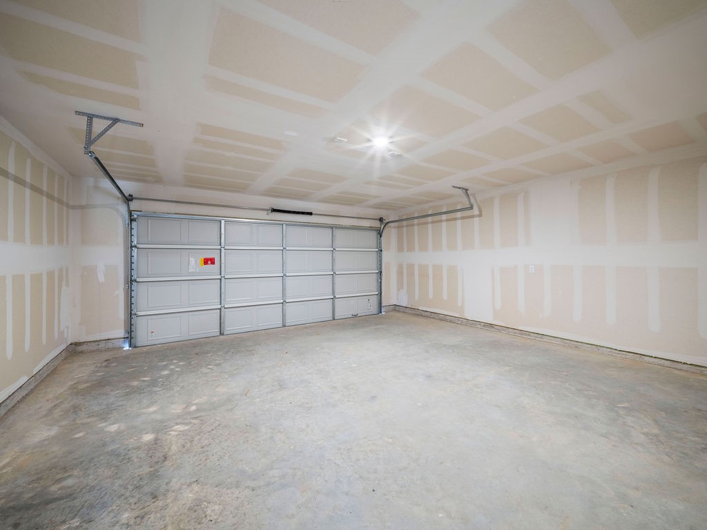 218 Stoney Ridge Lufkin, TX 75904 - Photo 10 of 29 a view of an empty garage