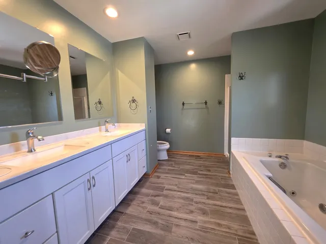 $355,000 | 307 Carriage Trail, McHenry, IL 60050