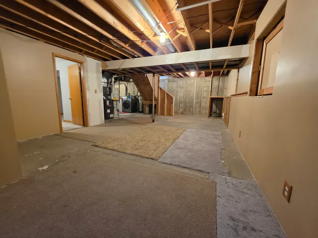 $355,000 | 307 Carriage Trail, McHenry, IL 60050