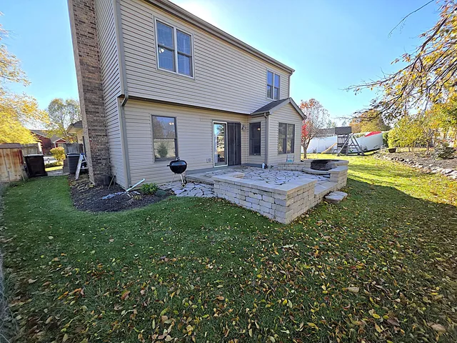 $355,000 | 307 Carriage Trail, McHenry, IL 60050