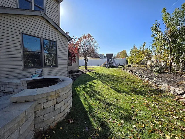 $355,000 | 307 Carriage Trail, McHenry, IL 60050