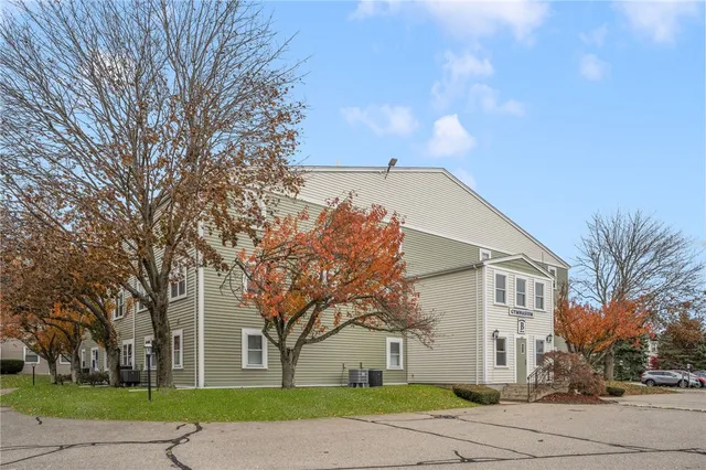 $2,500 | 3524 West Shore Road, Unit 505, Warwick, RI 02886