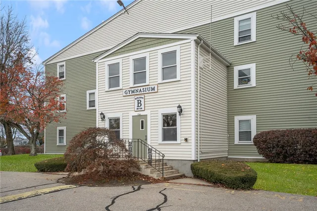 $2,500 | 3524 West Shore Road, Unit 505, Warwick, RI 02886