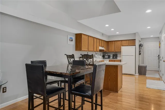 $2,500 | 3524 West Shore Road, Unit 505, Warwick, RI 02886