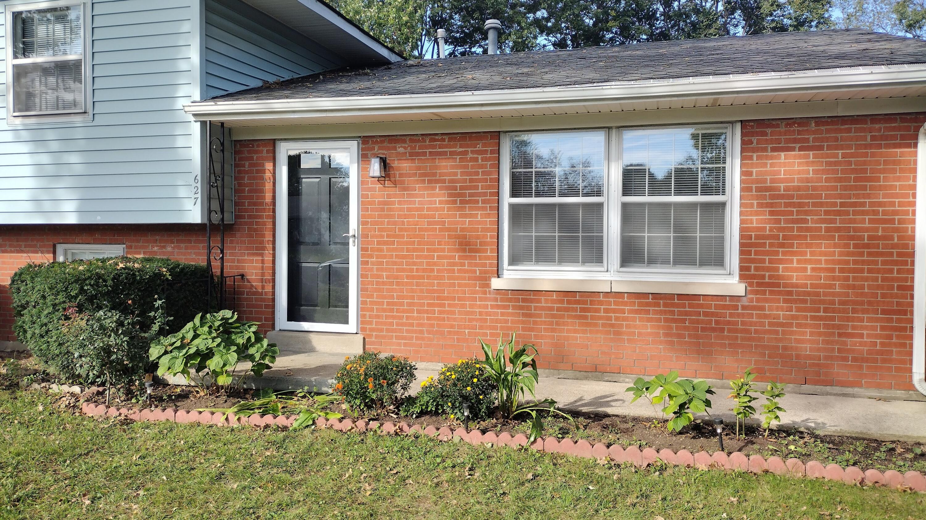 627 Worcester Road Lexington, KY 40503 - Photo 2 of 24 IMG_20241003_164808872