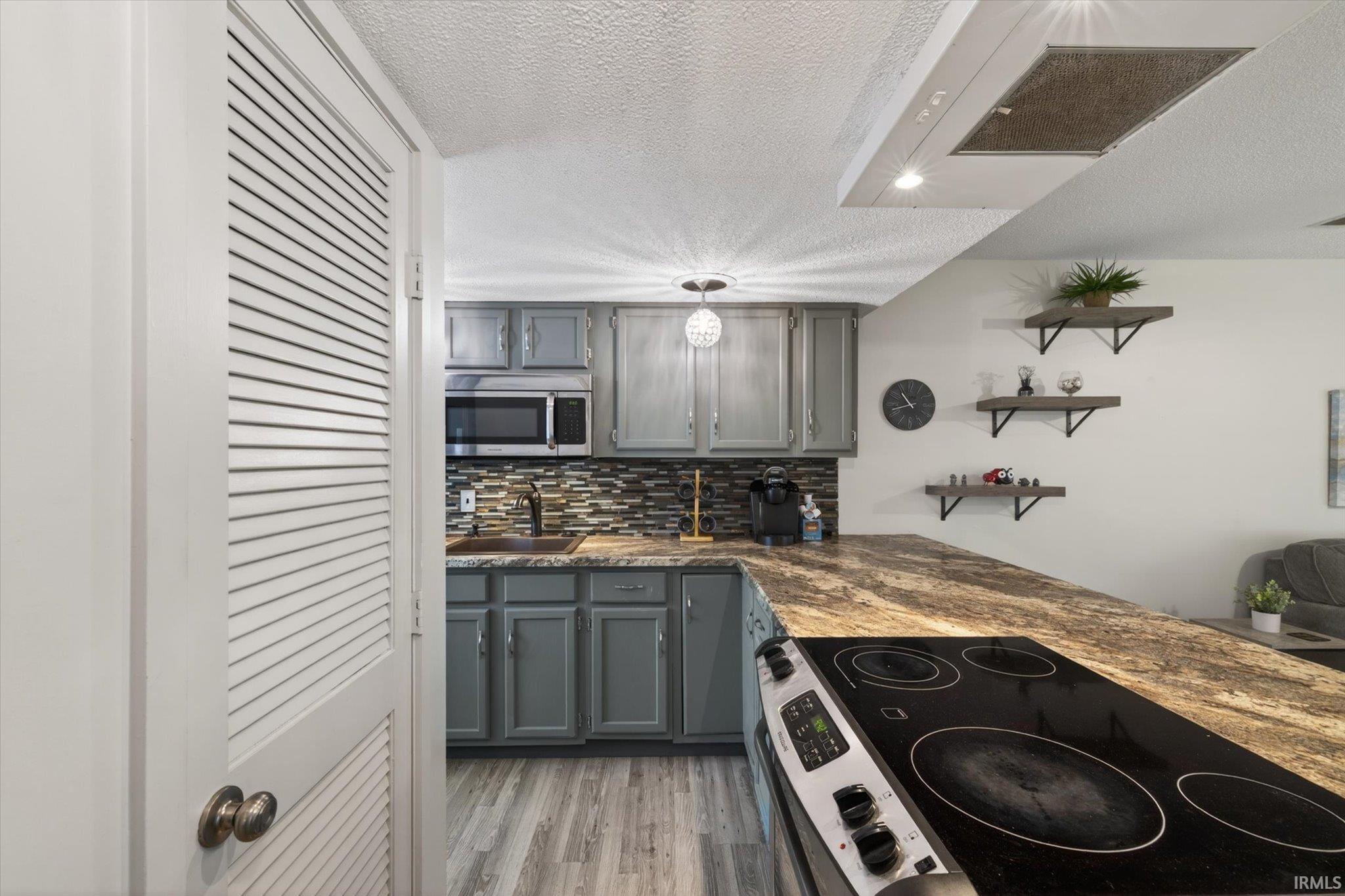 9105 South Pointe Ridge Lane, Unit 20 Bloomington, IN 47401 - Photo 6 of 21