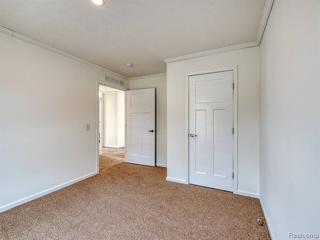 33151 Fort Road Road Rockwood, MI 48173 - Photo 18 of 25 Gallery Image 18