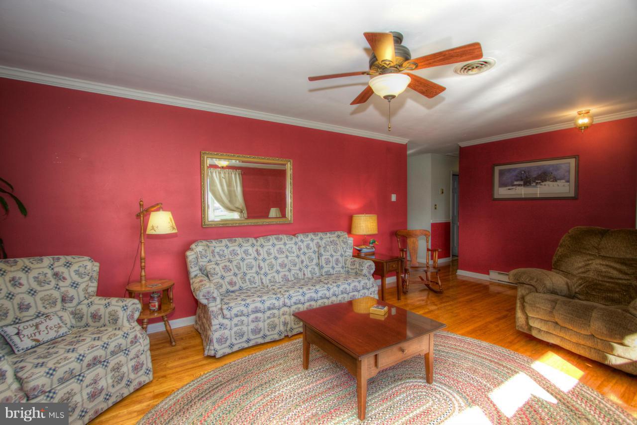 4434 Graceton Road Pylesville, MD 21132 - Photo 4 of 30 Living Room
