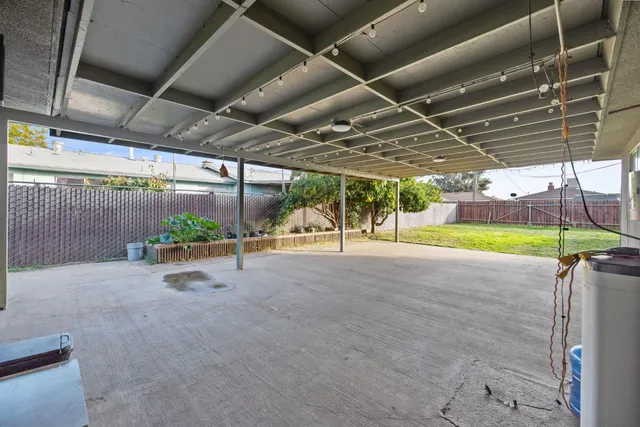 $398,000 | 1015 Geary Avenue, Sanger, CA 93657