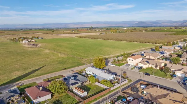 $398,000 | 1015 Geary Avenue, Sanger, CA 93657